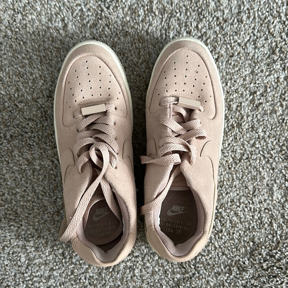 Air Force 1- pink suede